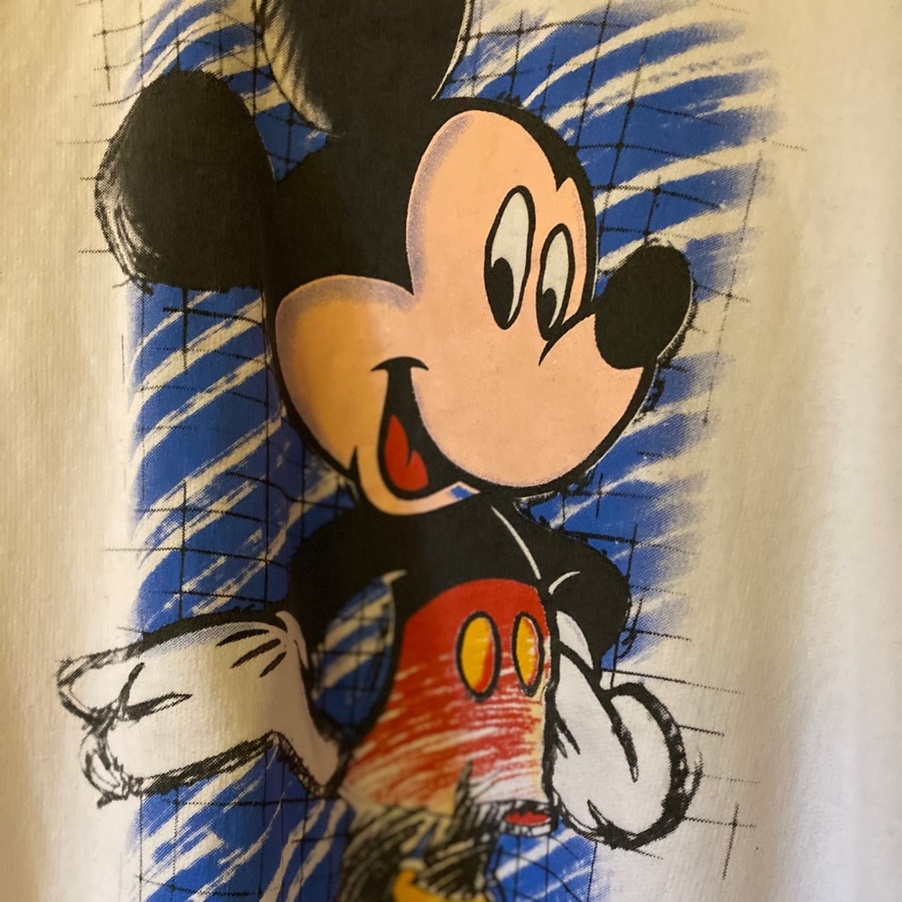 Vintage/throwback/unlimited Micky mouse crew neck.
